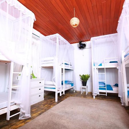 Bluefin Adventure And Deep Sea Fishing Hostel Hikkaduwa Exterior photo